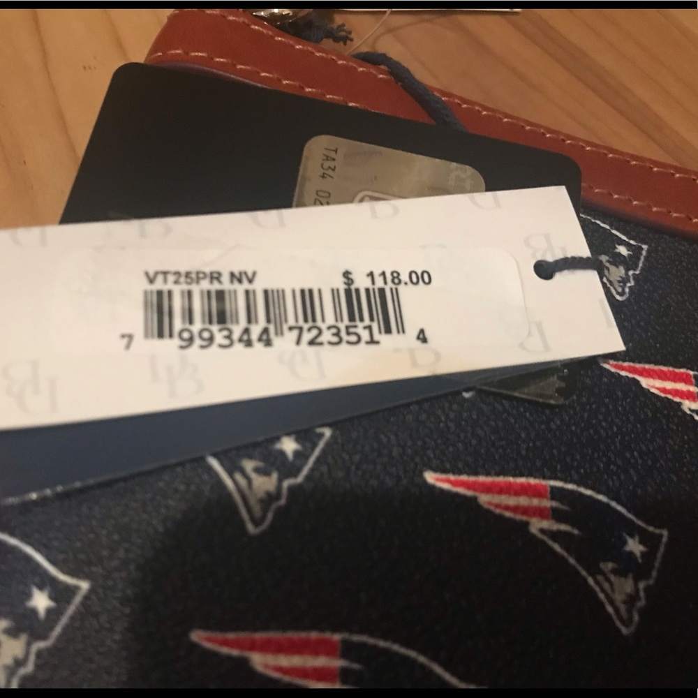 Dooney and Bourke patriots wristlet NWT - Picture 2 of 6